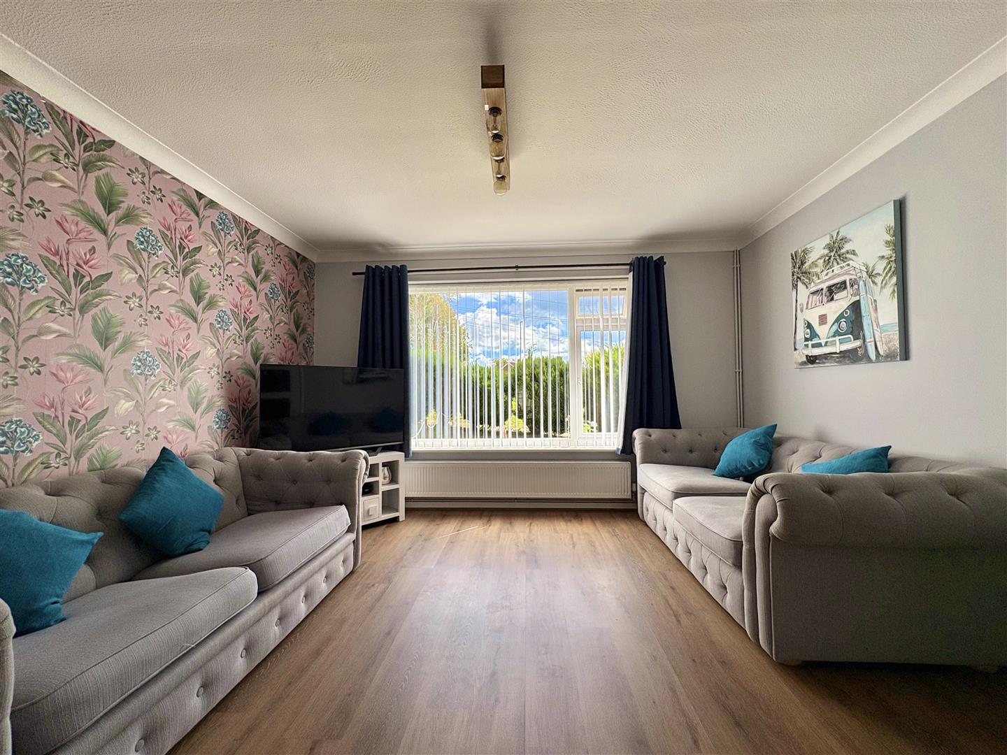3 bed property in Harrow Lane, St. Leonards-On-Sea